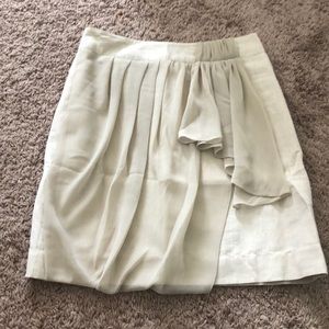 Women’s off white skirt
